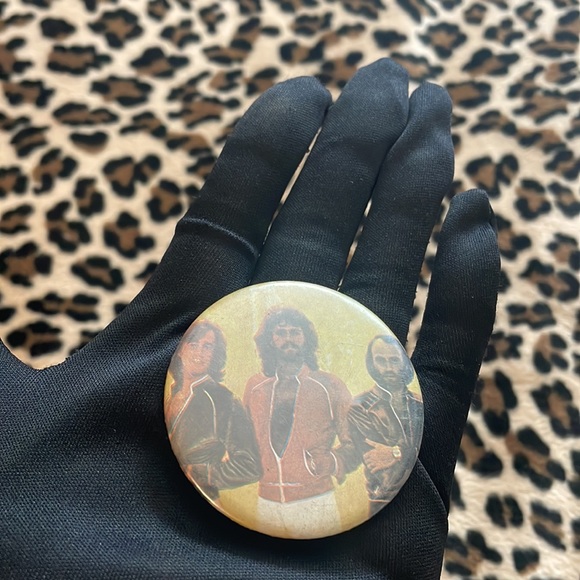 BEE GEES 🎤 Vintage Rock Band Button Pin Pinback Collectible Barry Gibb Disco - Picture 11 of 15